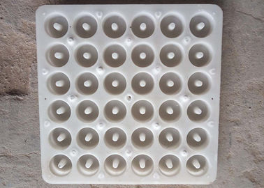 चीन निर्माण प्लास्टिक घर्षण प्रतिरोध के लिए सफेद प्लास्टिक कंक्रीट स्पेसर मोल्ड 25 * 25 * 6 सेमी आपूर्तिकर्ता